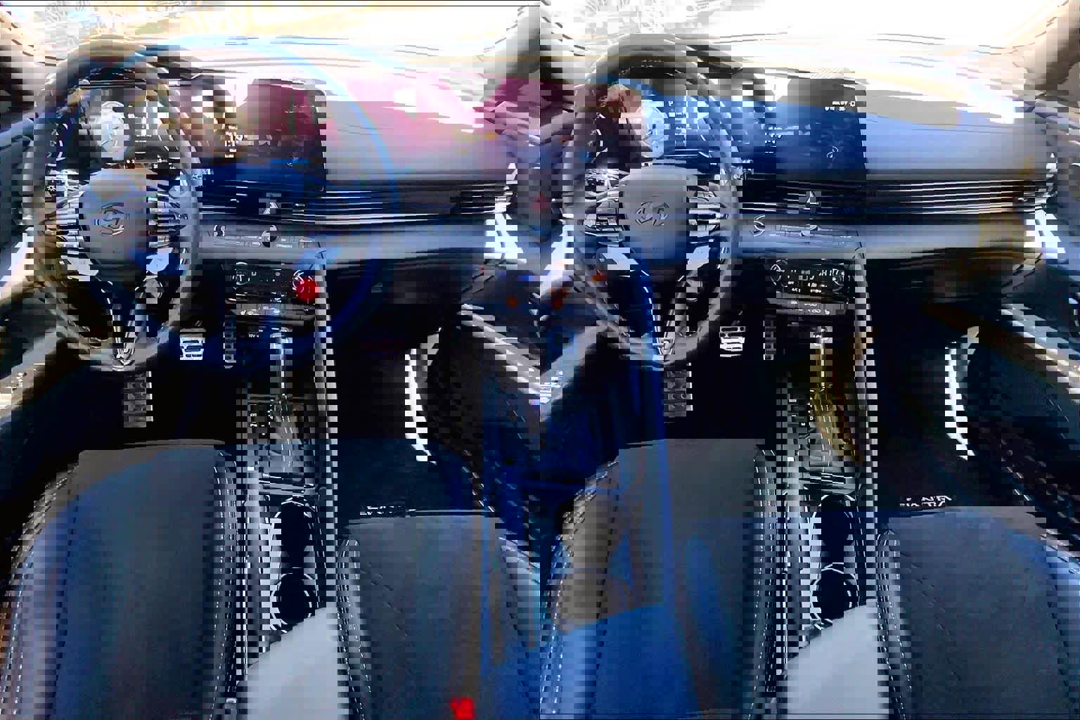 Used 2025 Hyundai Elantra N image 14