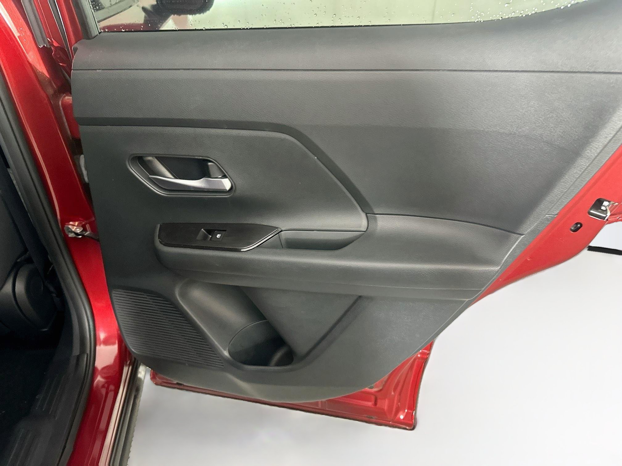 Used 2025 Nissan Kicks SV FWD image 28