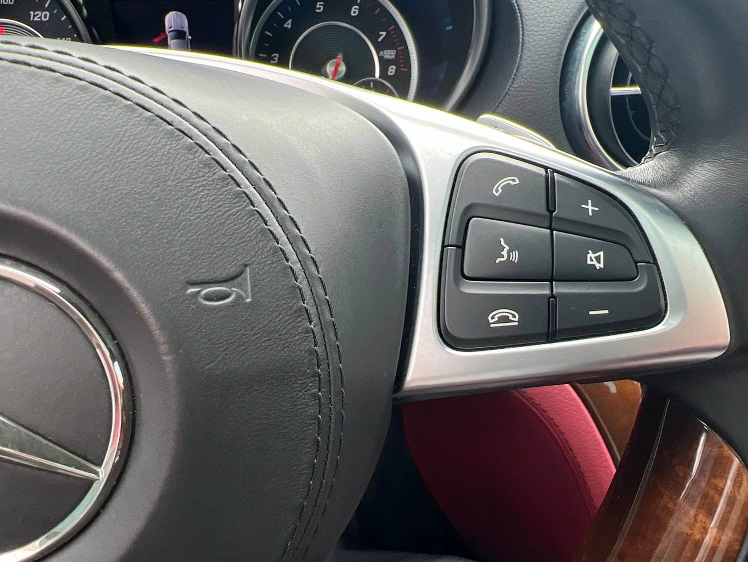 Used 2019 Mercedes-Benz SL 550 image 19