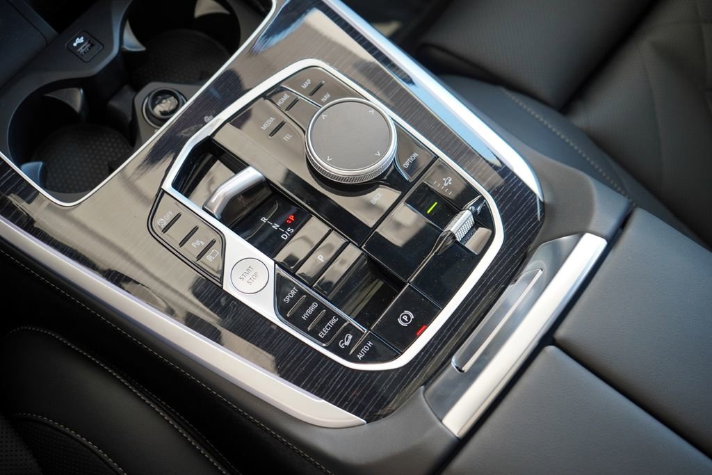 New 2026 BMW X5 xDrive50e w/ M Sport Package image 18