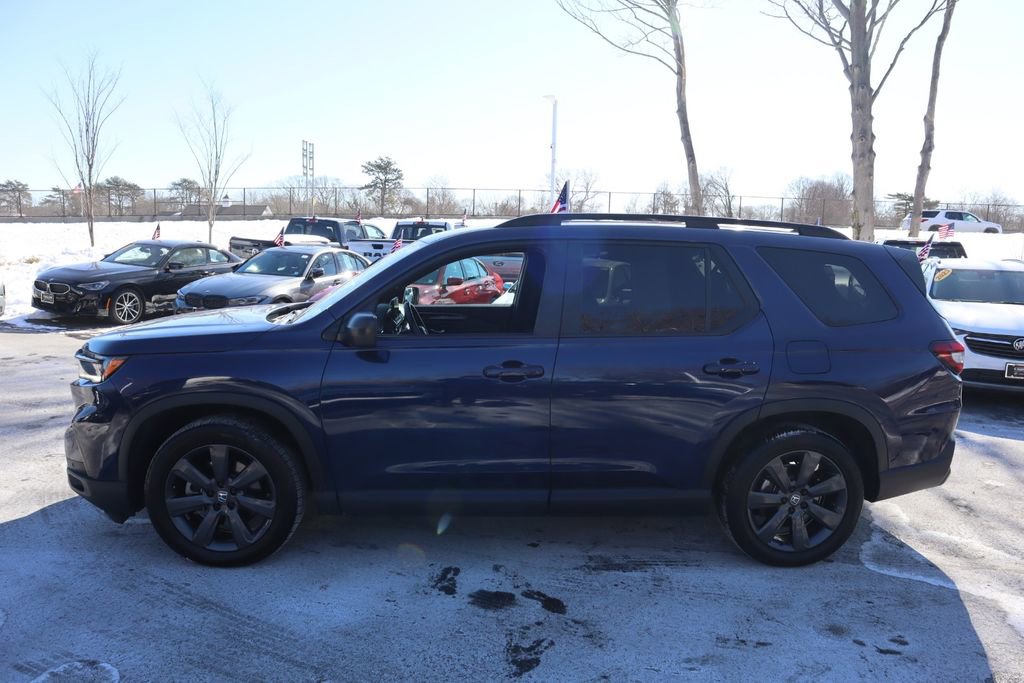 Used 2023 Honda Pilot Sport image 7