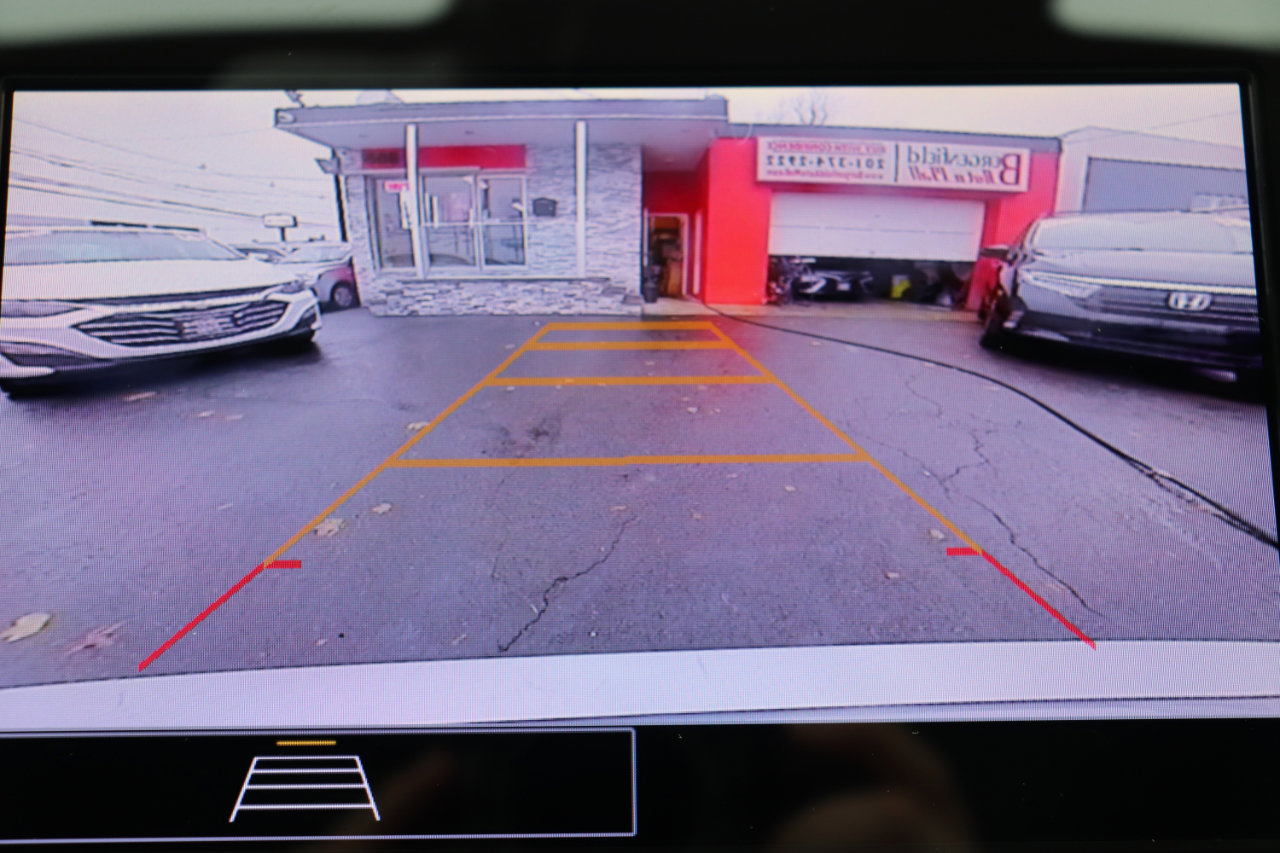 Used 2024 Chevrolet Malibu LT image 30