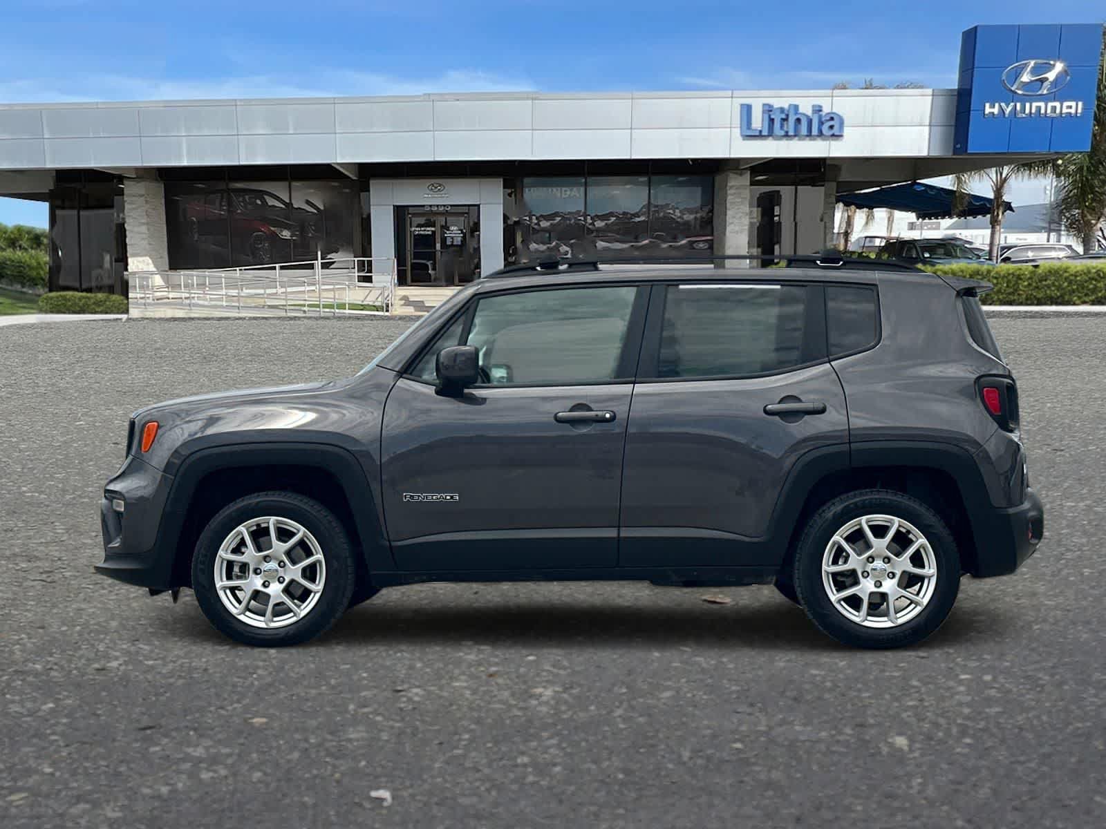 Used 2021 Jeep Renegade Latitude w/ Convenience Group AWD/4WD image 6