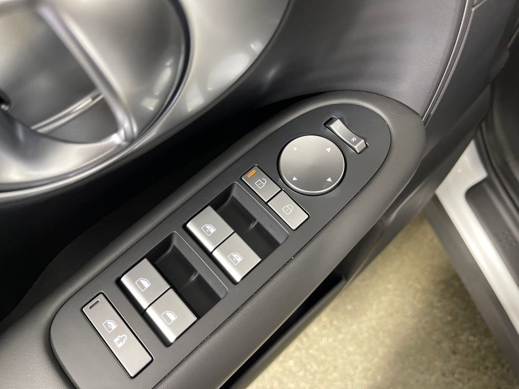 New 2026 Hyundai Ioniq 9 SE image 18