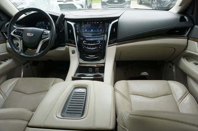 Used 2019 Cadillac Escalade ESV Luxury RWD image 6