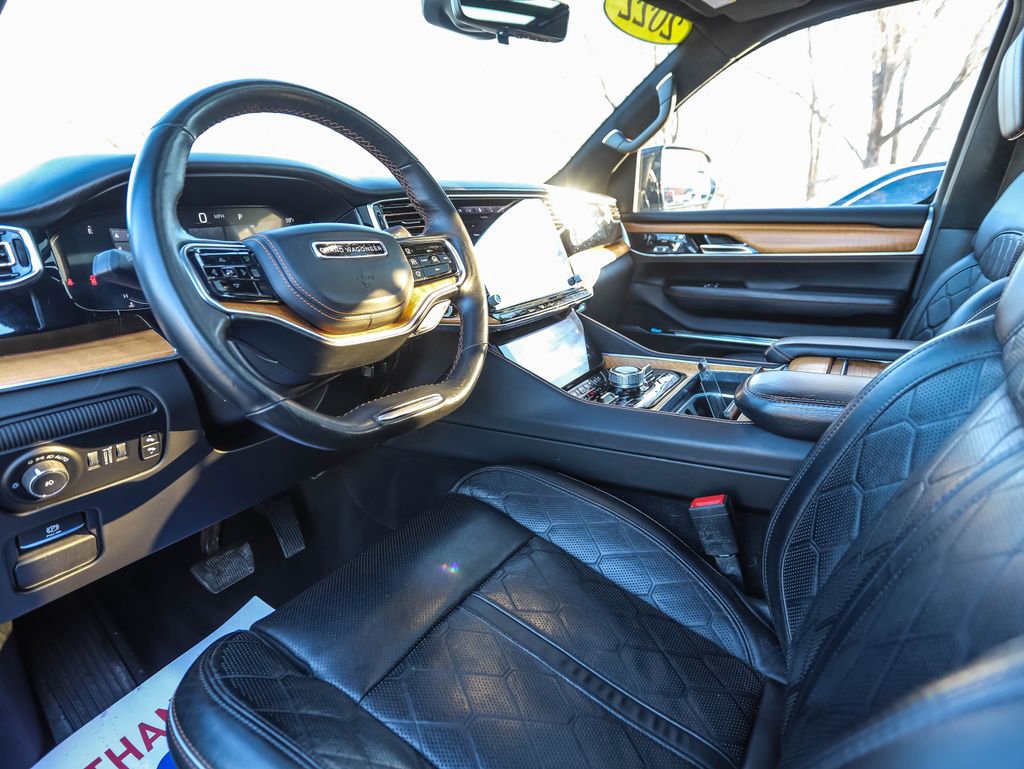 Used 2022 Jeep Grand Wagoneer Series III w/ Rear Seat Video Group 1 image 10