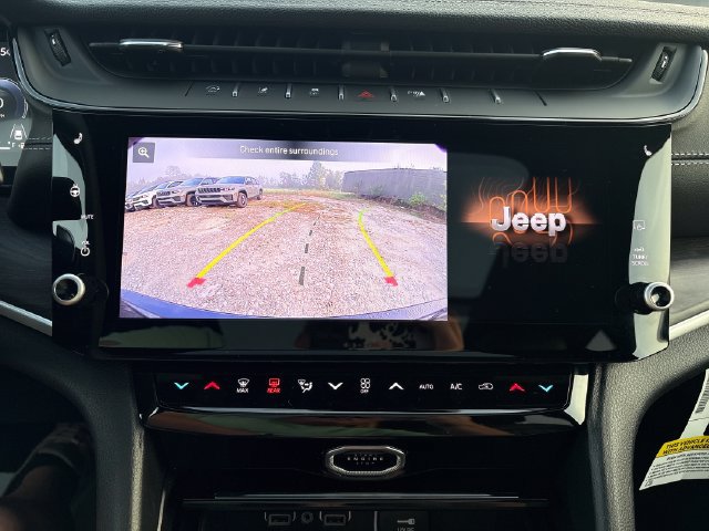 Used 2026 Jeep Grand Cherokee Limited w/ Limited Altitude Package AWD/4WD image 17