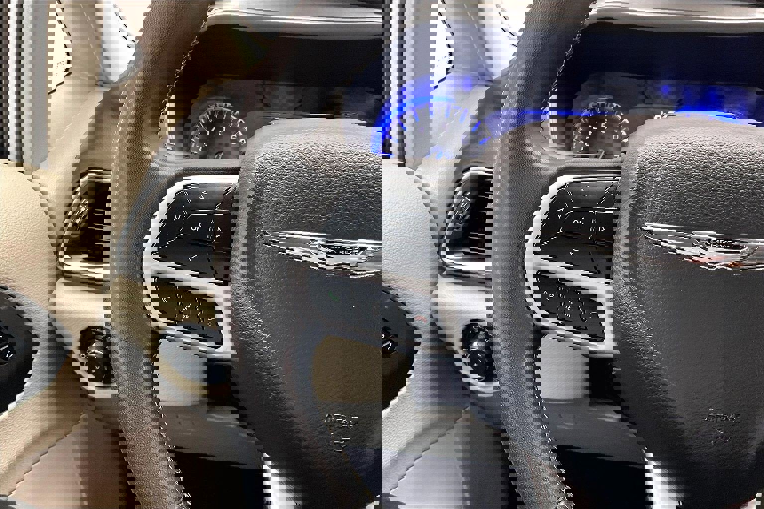 Used 2022 Chrysler Pacifica Touring-L image 20