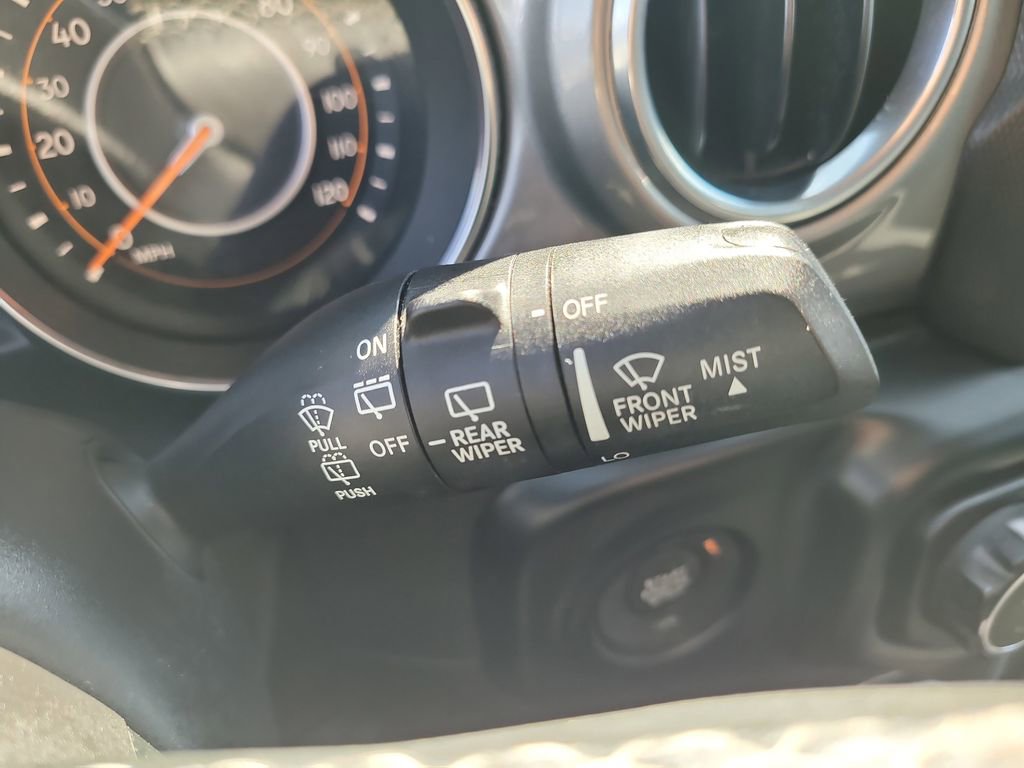 Used 2019 Jeep Wrangler Unlimited Sahara image 31