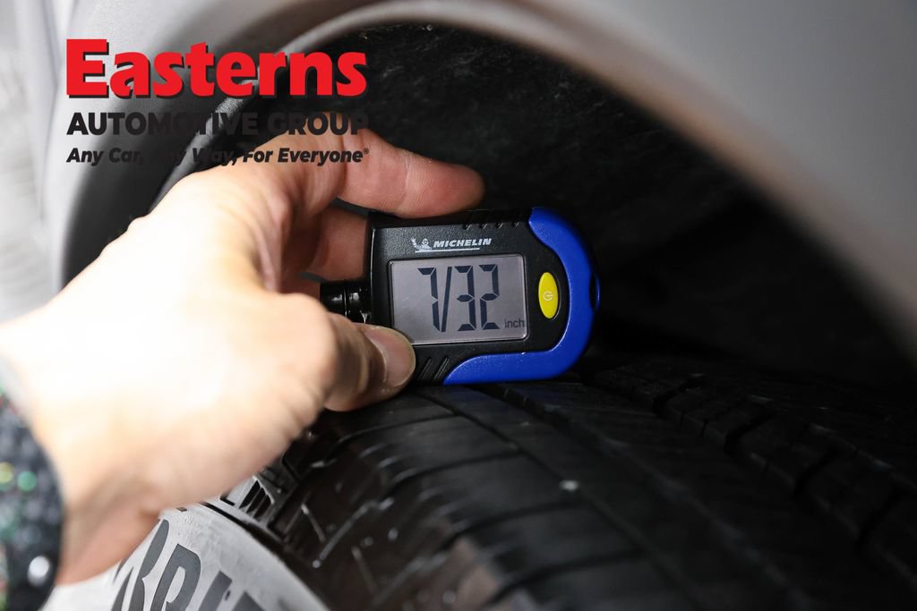 Used 2023 Nissan Rogue S AWD/4WD image 26