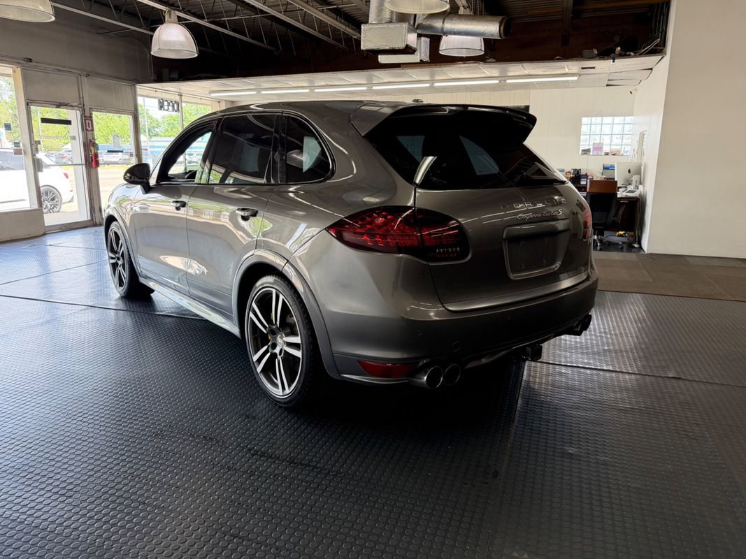 Used 2014 Porsche Cayenne Turbo S AWD/4WD image 7
