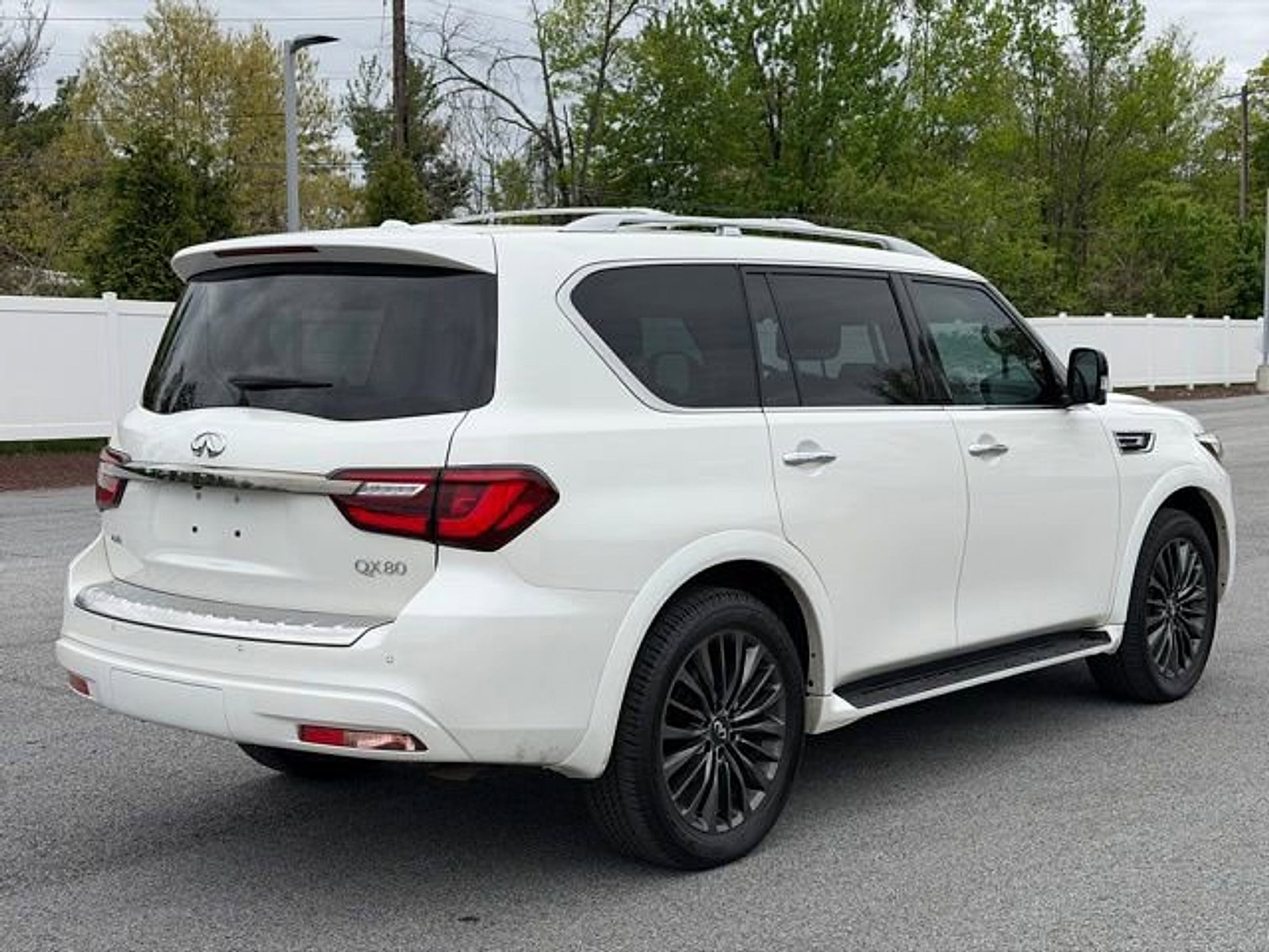 Used 2024 INFINITI QX80 Premium Select w/ Cargo Package AWD/4WD image 7