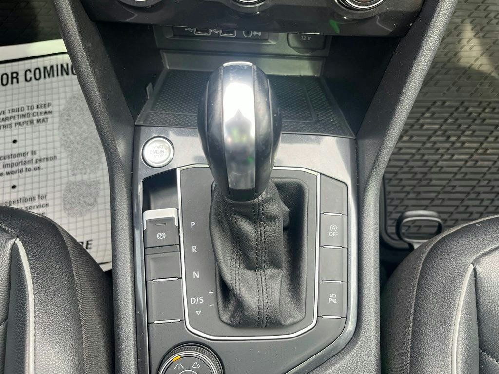 Used 2020 Volkswagen Tiguan SEL Premium R-Line w/ 3rd Row Seat Package AWD/4WD image 16