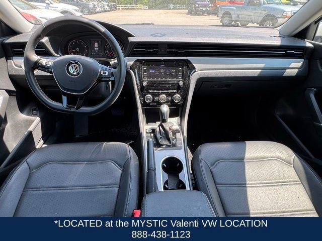 Certified 2022 Volkswagen Passat 2.0T SE FWD image 14