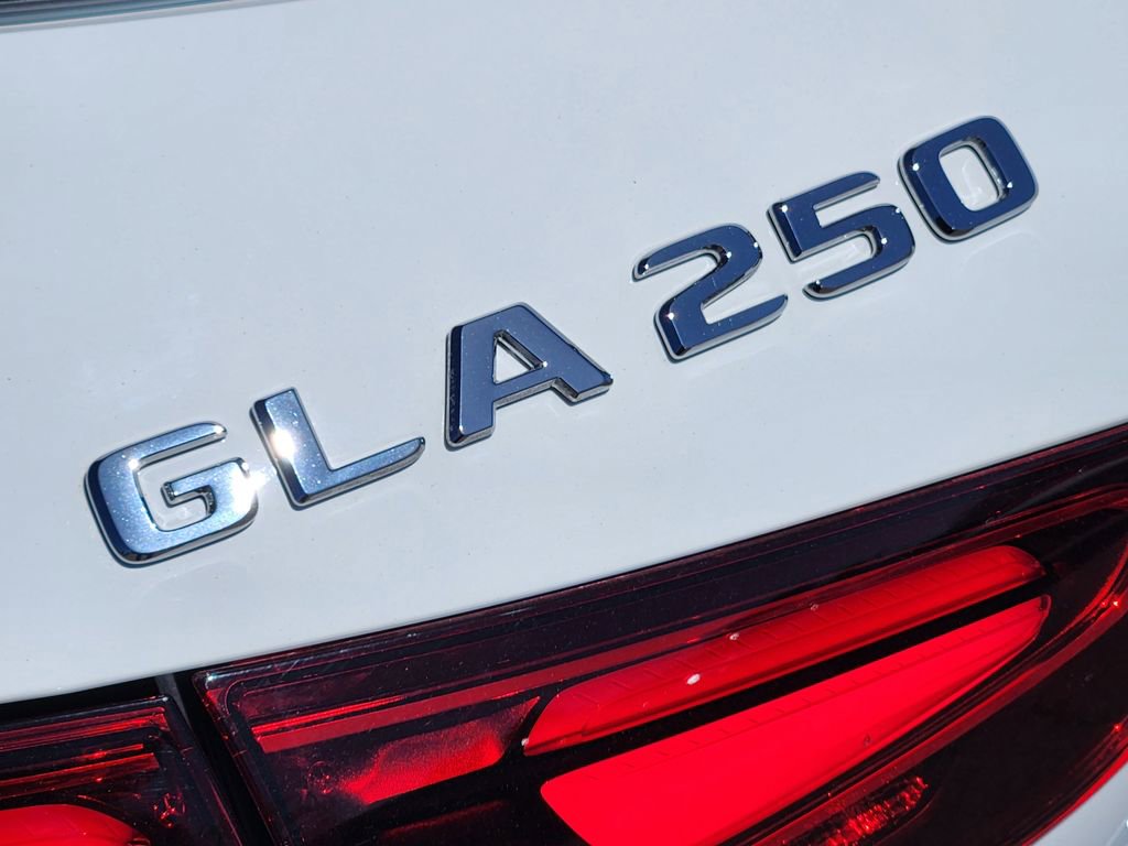 Certified 2026 Mercedes-Benz GLA 250 4MATIC image 11