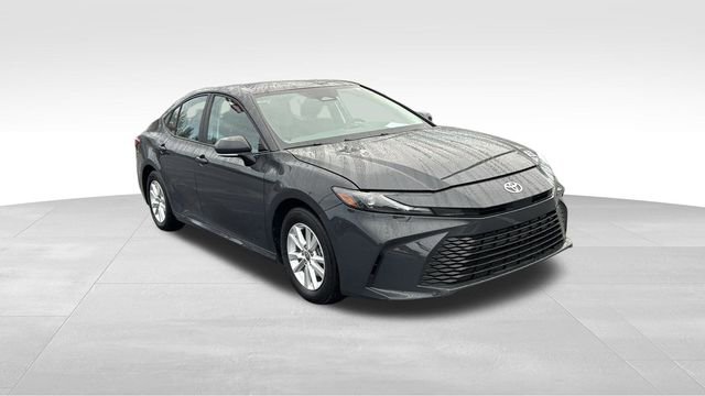 Used 2025 Toyota Camry LE image 30