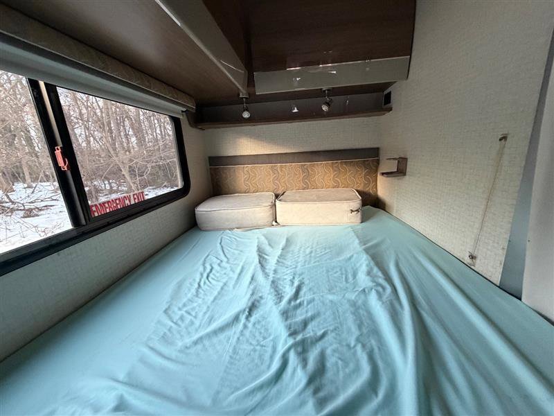 Used 2015 Mercedes-Benz Sprinter 3500 image 32