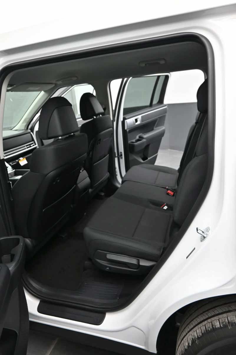 New 2027 Hyundai Santa Fe SE FWD image 13