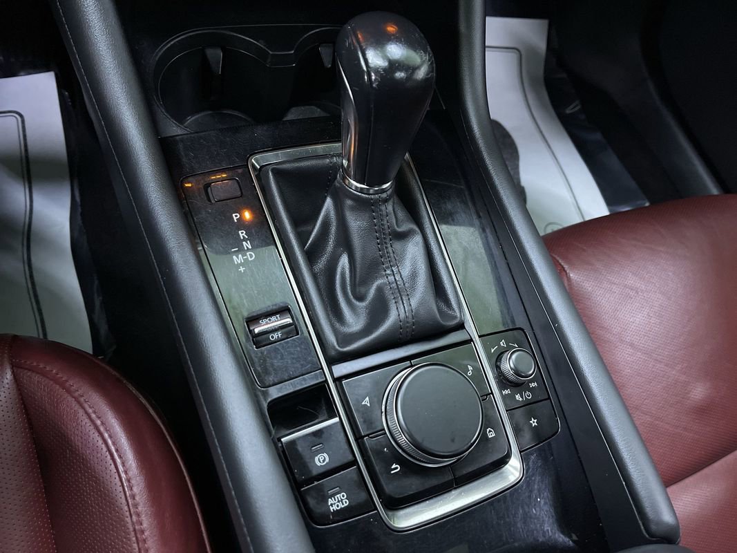 Used 2021 MAZDA MAZDA3 Hatchback w/Premium Plus Pkg image 24