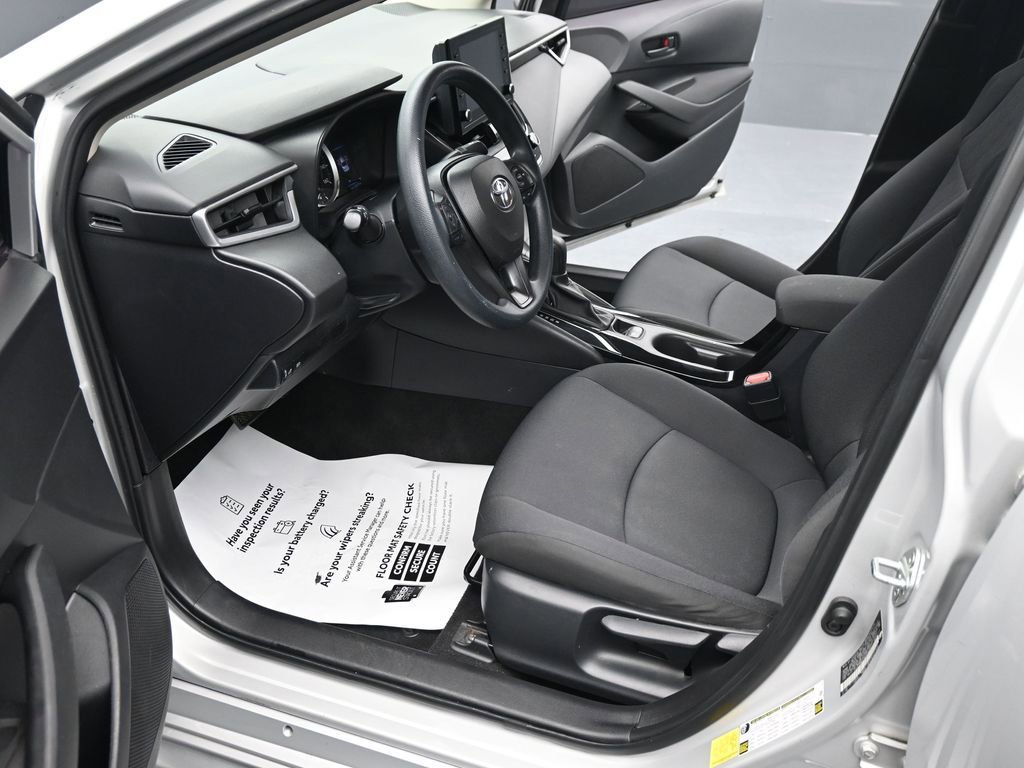 Used 2022 Toyota Corolla LE image 16