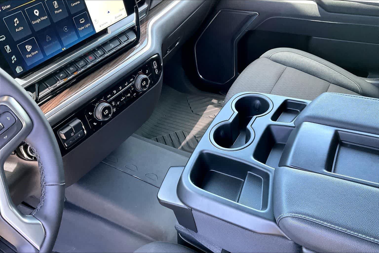 Used 2025 Chevrolet Silverado 1500 LT Trail Boss w/ Dark Appearance Package AWD/4WD image 16