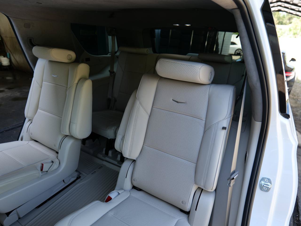 Used 2025 Cadillac Escalade Sport Platinum w/ LPO, Floor Liner Package AWD/4WD image 51