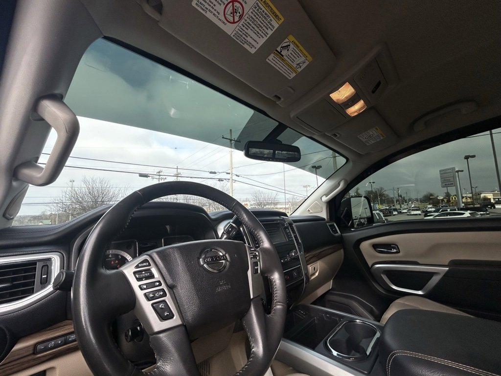 Used 2018 Nissan Titan SL w/ Chrome Package image 16