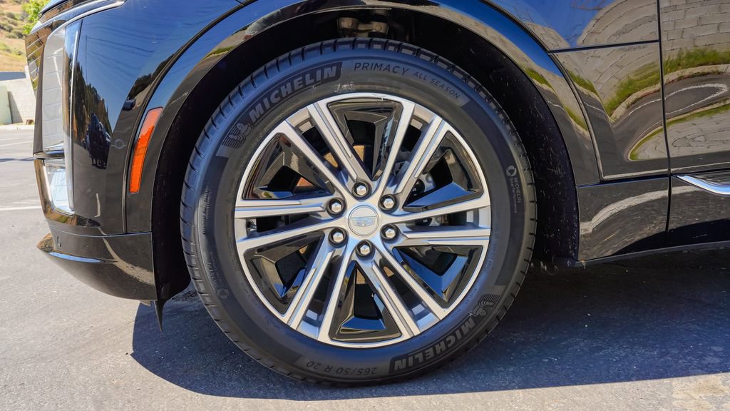 Certified 2024 Cadillac Lyriq Luxury RWD image 7