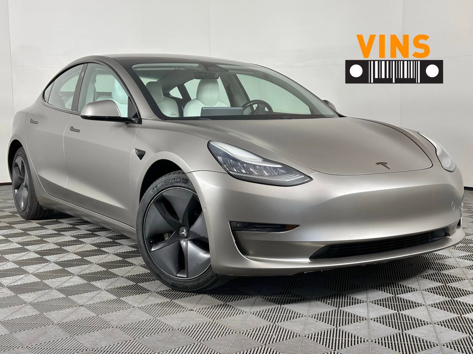 Used 2018 Tesla Model 3 Long Range AWD/4WD image 1
