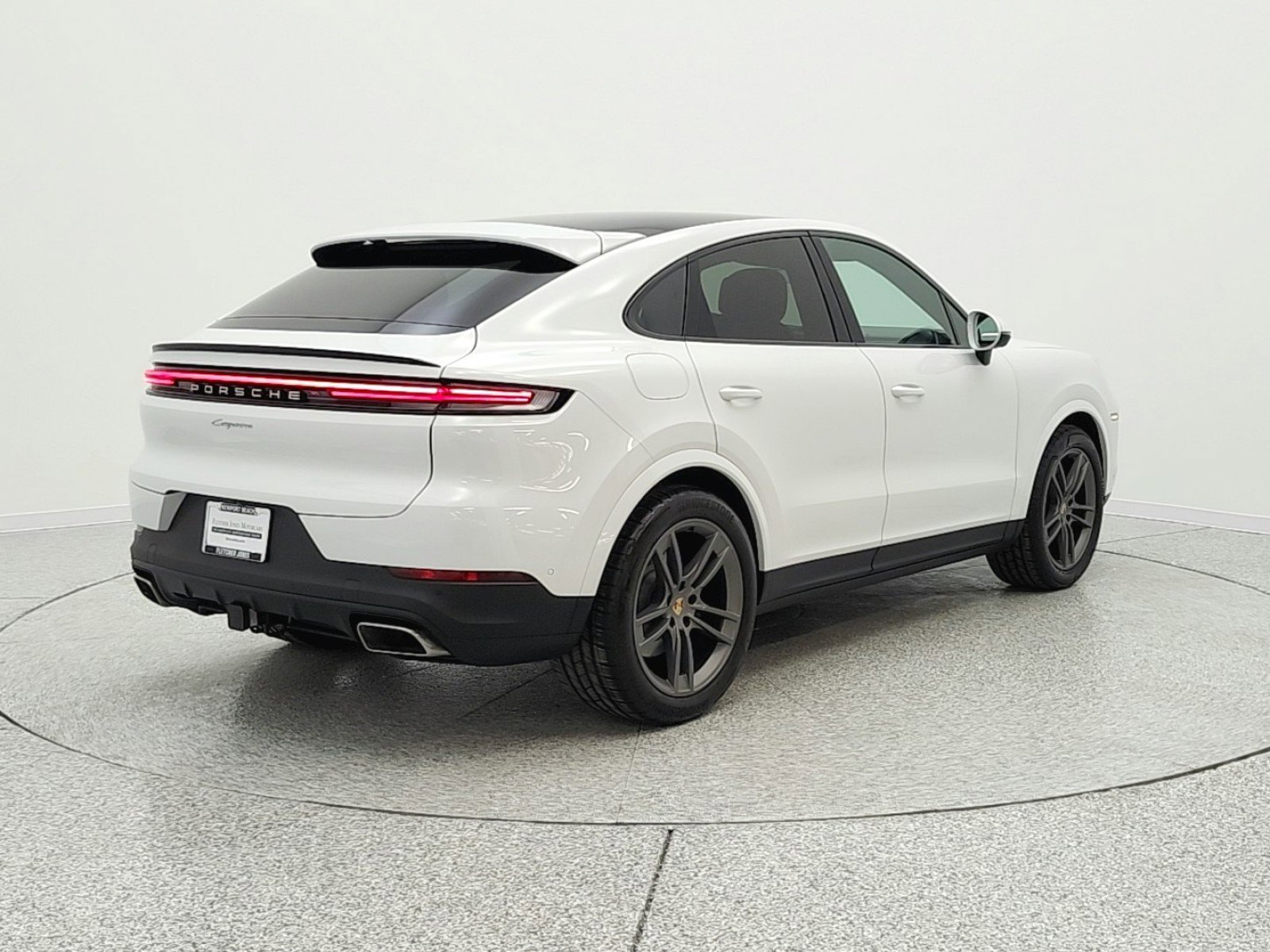 Used 2024 Porsche Cayenne Coupe image 5