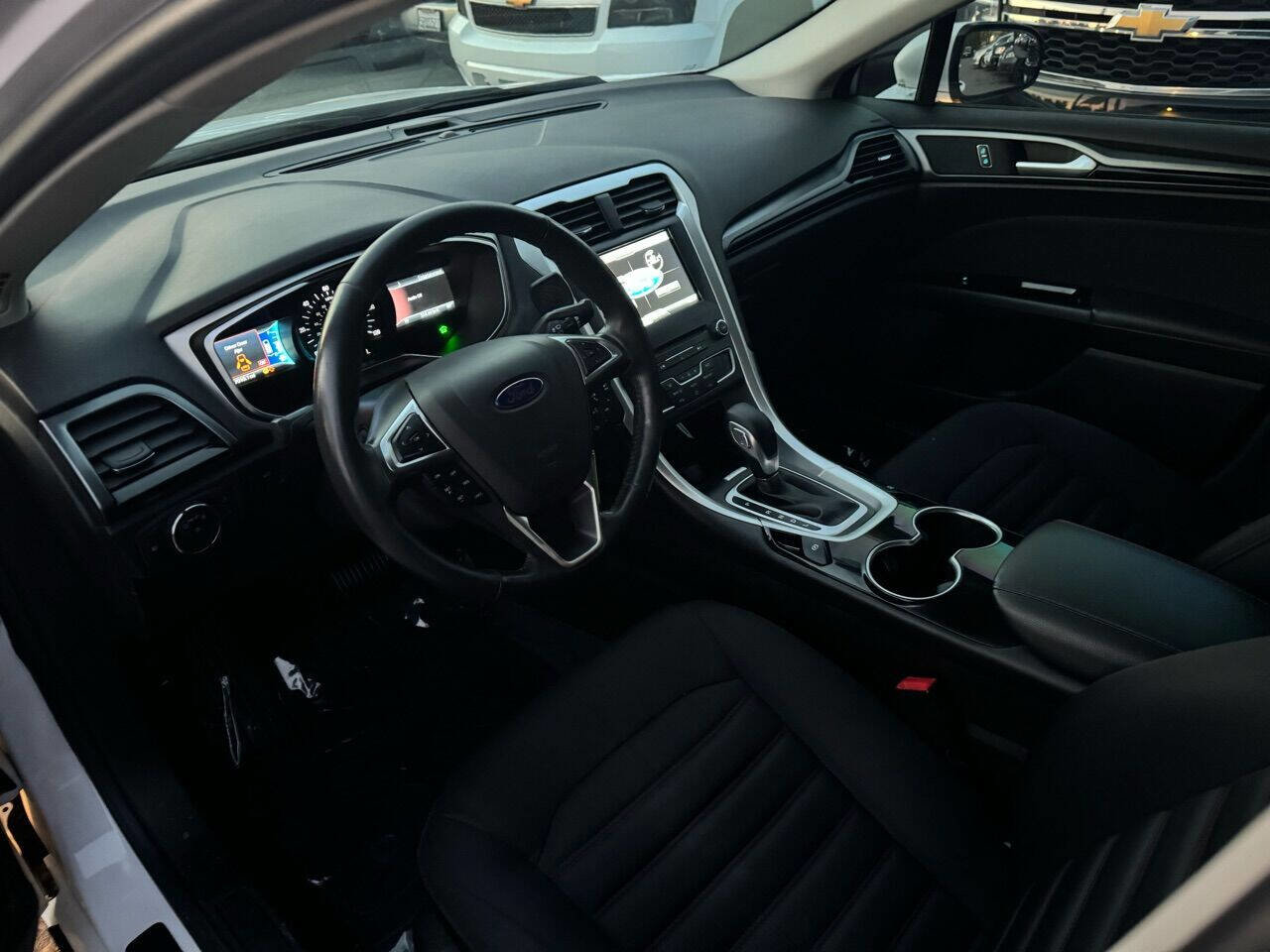 Used 2016 Ford Fusion SE image 12