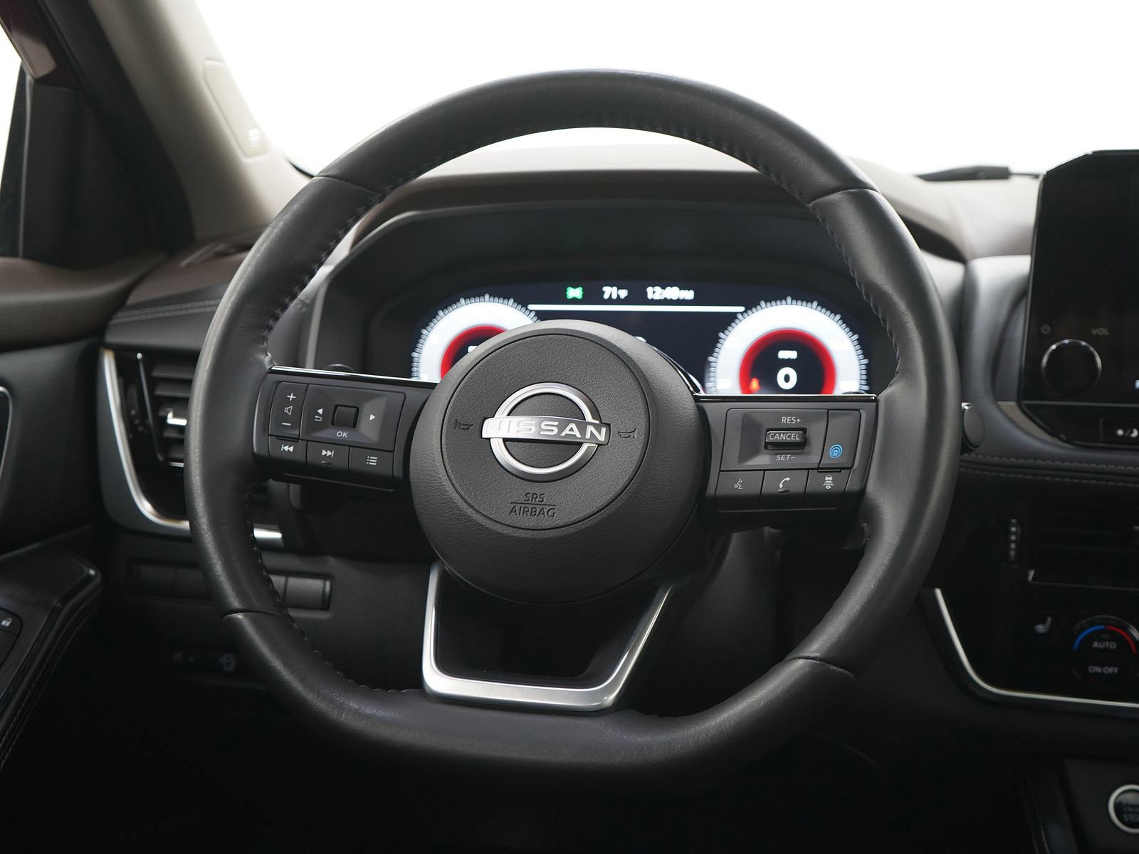Used 2023 Nissan Rogue Platinum AWD/4WD image 15