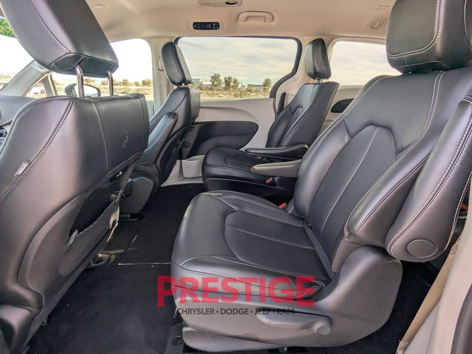 Used 2024 Chrysler Pacifica Select image 30
