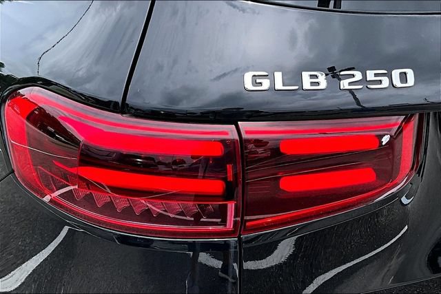 Used 2024 Mercedes-Benz GLB 250 image 27
