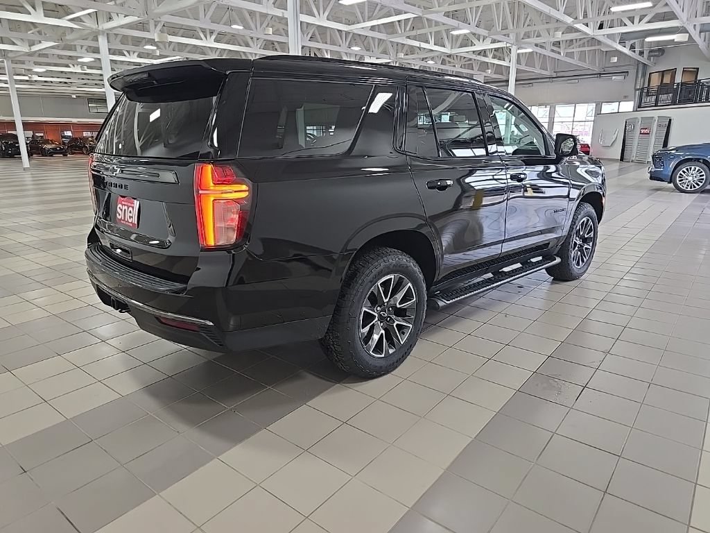 Used 2022 Chevrolet Tahoe Z71 w/ Luxury Package AWD/4WD image 5