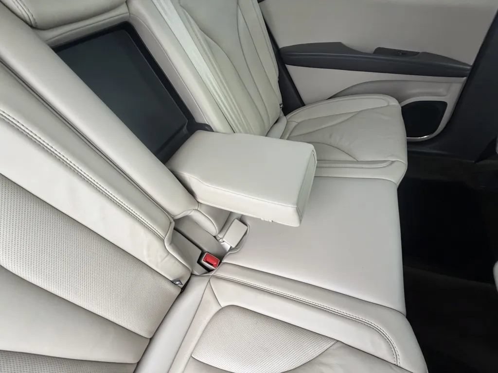 Used 2016 Lincoln MKX Select w/ Select Plus Package FWD image 35