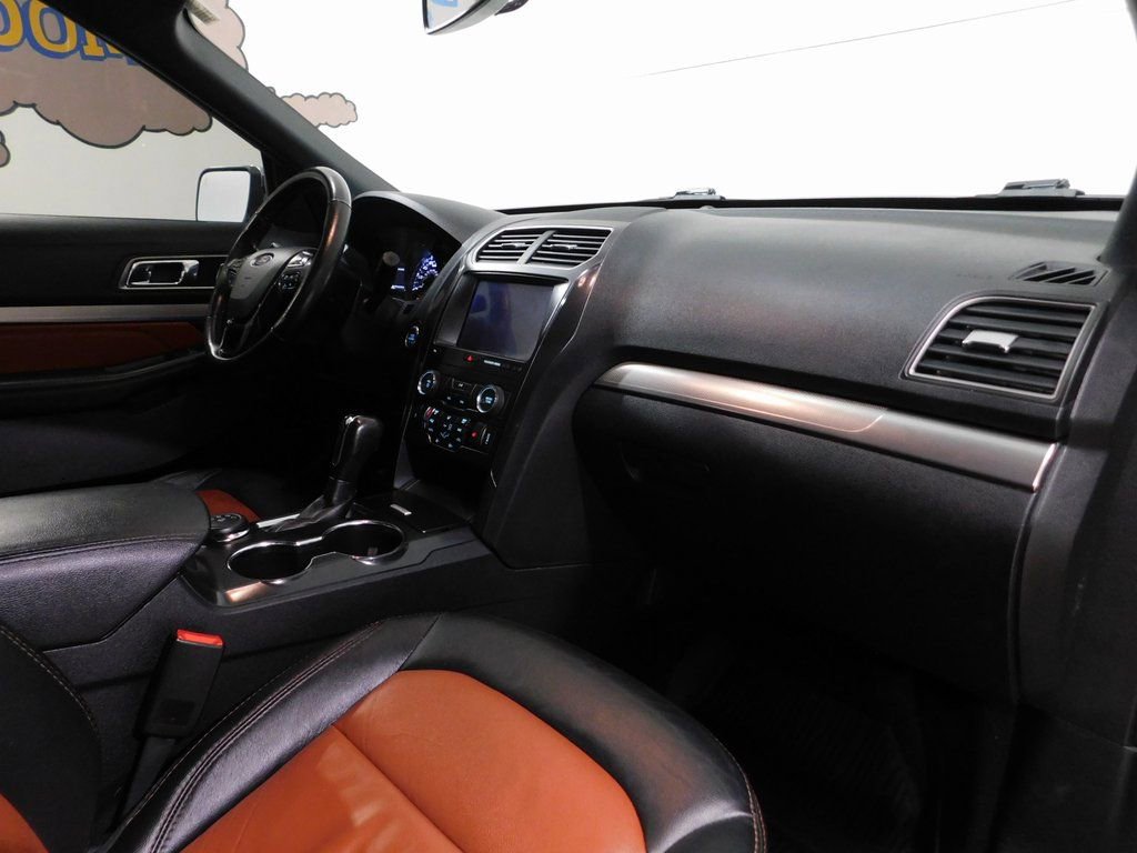Used 2019 Ford Explorer XLT w/ XLT Desert Copper Package AWD/4WD image 95