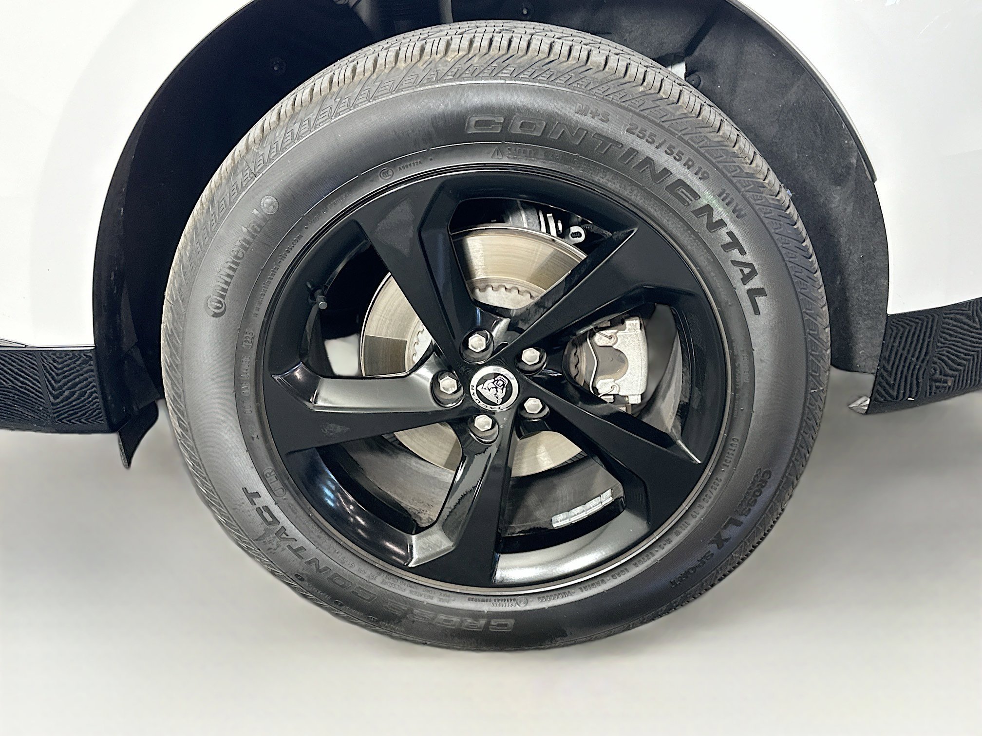 Used 2023 Jaguar F-PACE S image 11