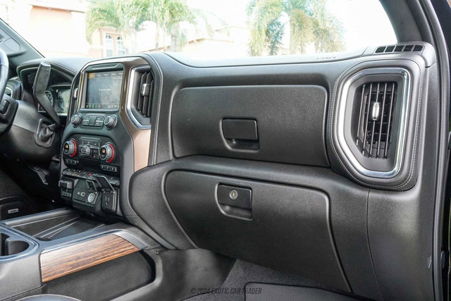 Used 2019 Chevrolet Silverado 1500 High Country w/ Technology Package AWD/4WD image 69