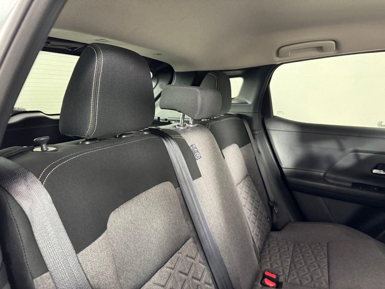 Used 2025 Nissan Kicks SV image 27