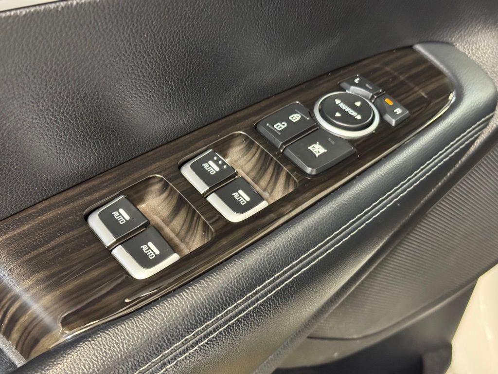 Used 2020 Kia Sorento LX image 9