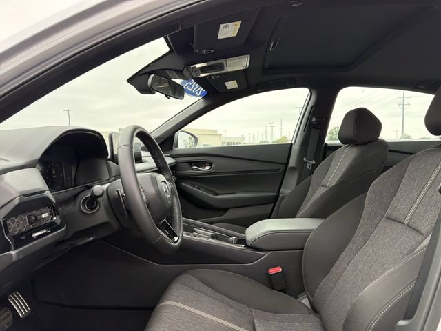 Used 2025 Honda Accord Sport image 11