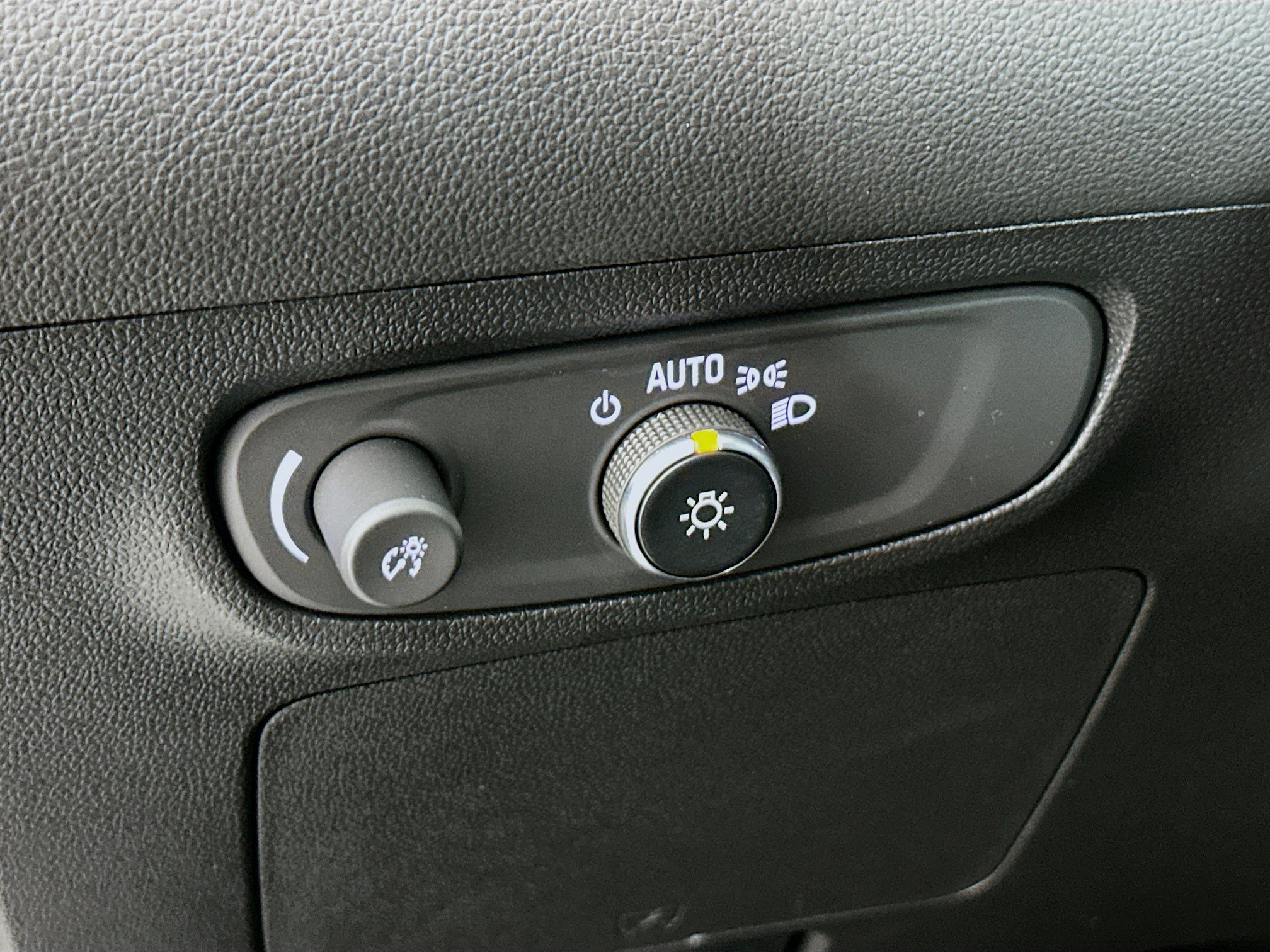 Used 2025 Buick Encore GX Preferred FWD image 17