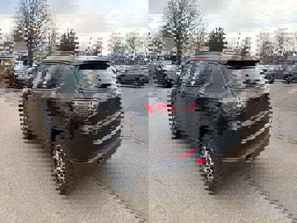 Used 2022 Jeep Compass Trailhawk w/ Trailhawk Elite Group image 10