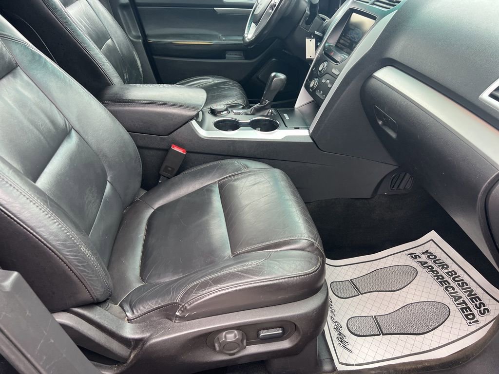 Used 2015 Ford Explorer XLT w/ Equipment Group 202A image 26