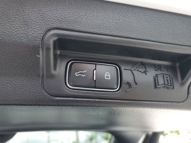 Used 2024 Ford Explorer XLT w/ Equipment Group 202A AWD/4WD image 14