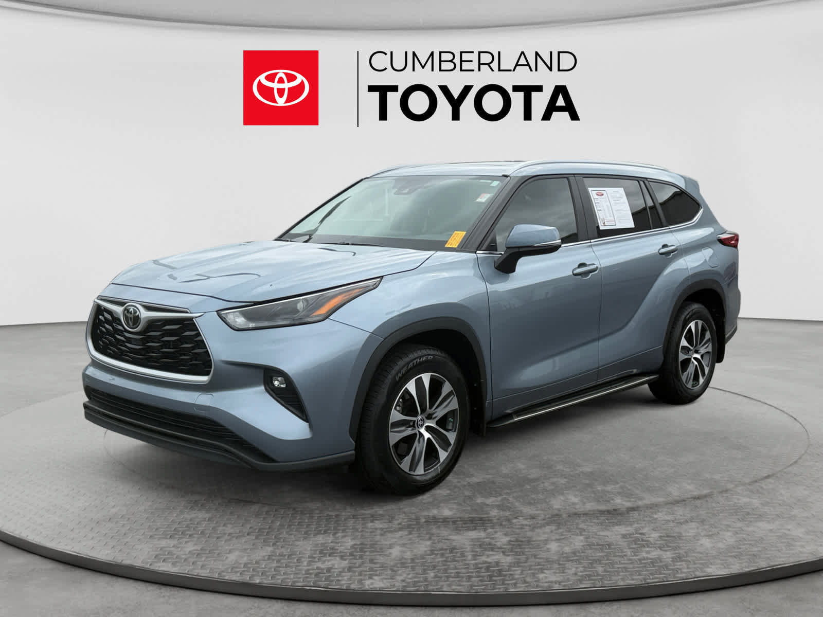 Used 2023 Toyota Highlander XLE FWD image 1