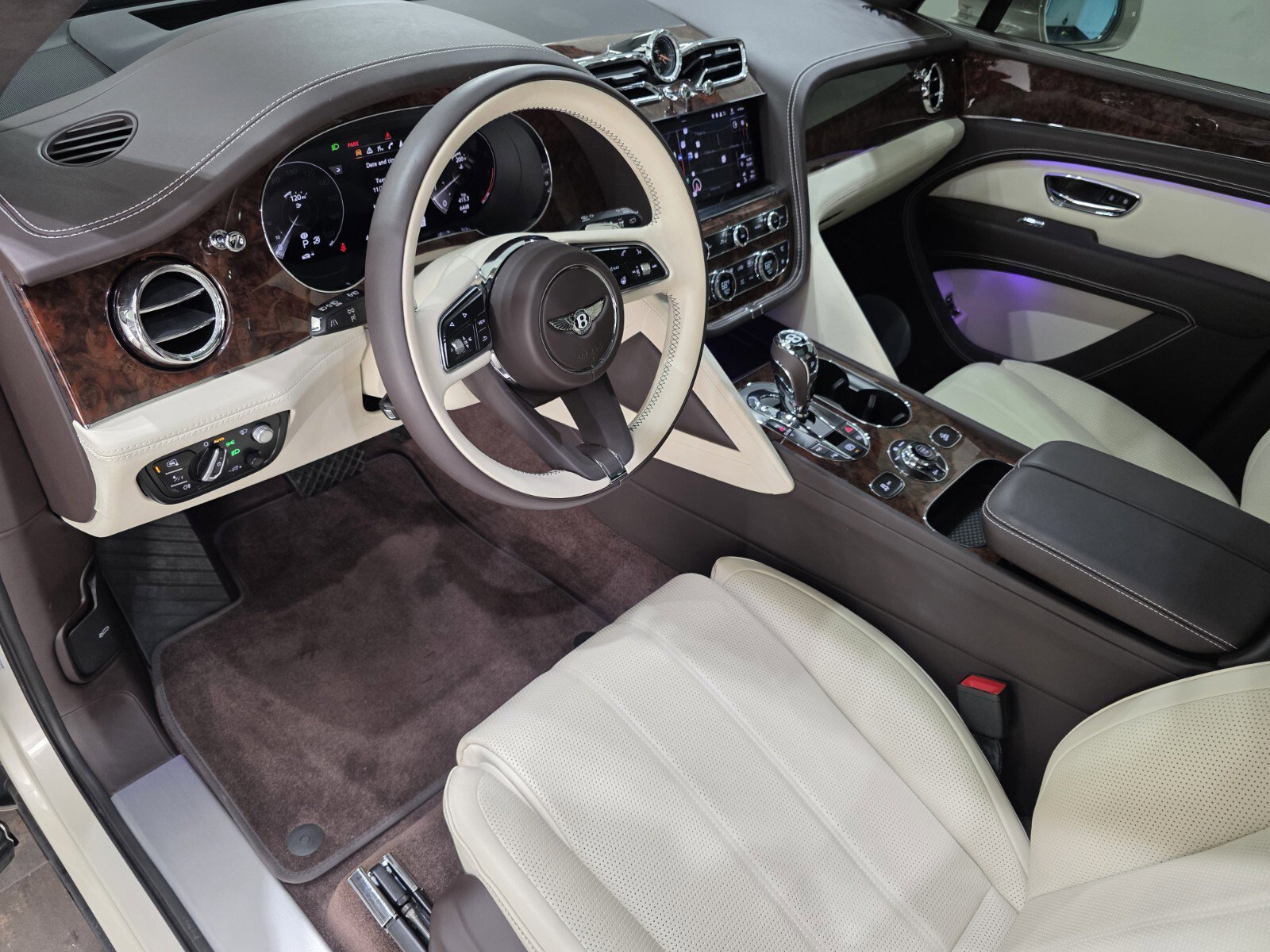 Used 2023 Bentley Bentayga image 7