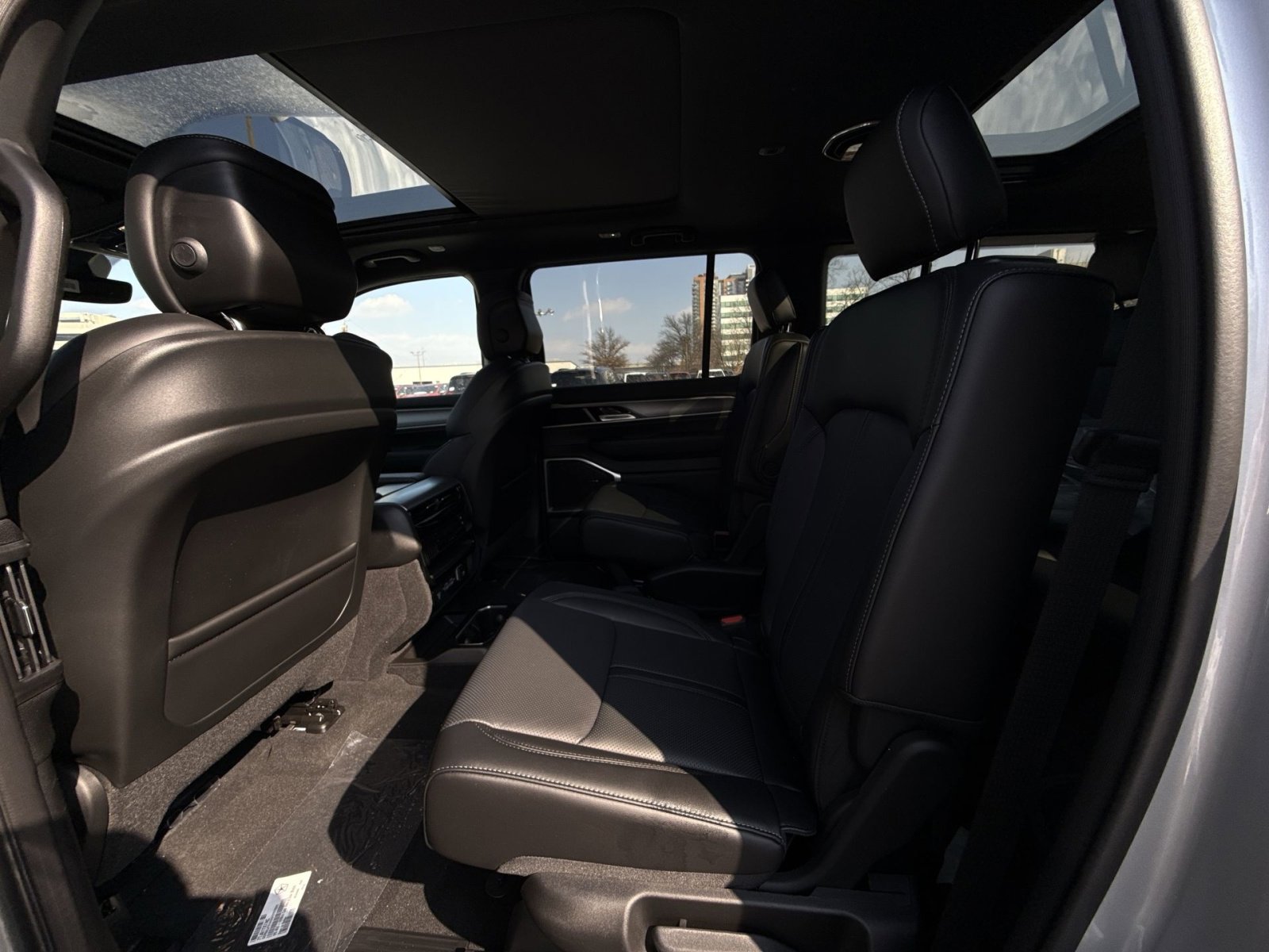 New 2026 Jeep Grand Wagoneer L 4WD w/ Premium Group I image 25