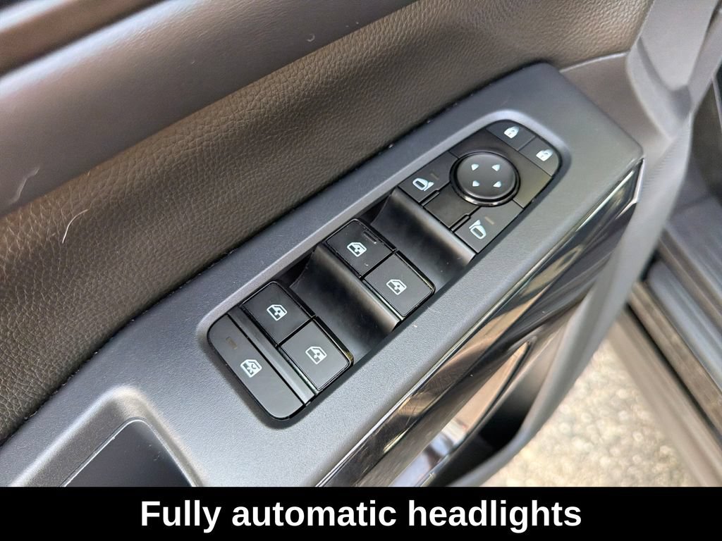 Used 2024 Nissan Pathfinder S AWD/4WD image 14